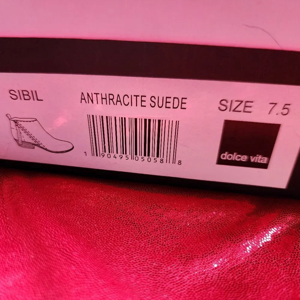Used Gray Dolce Vita Sibil Size 7.5 Suede Ankle Boots‎